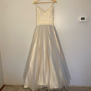 PROM BALLGOWN DRESS (ONLY WORN ONCE)